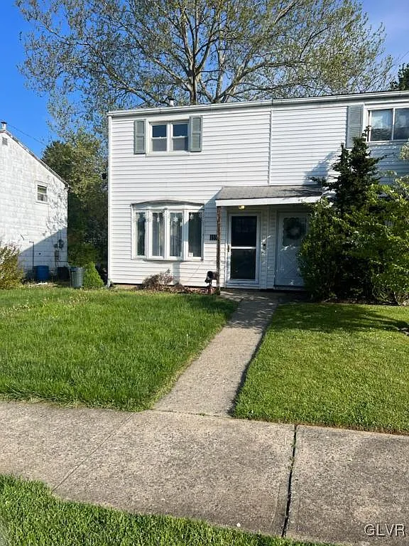 1554 Valley Rd photo 1