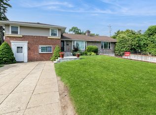 114 Birchwood Park Dr, Syosset, NY 11791