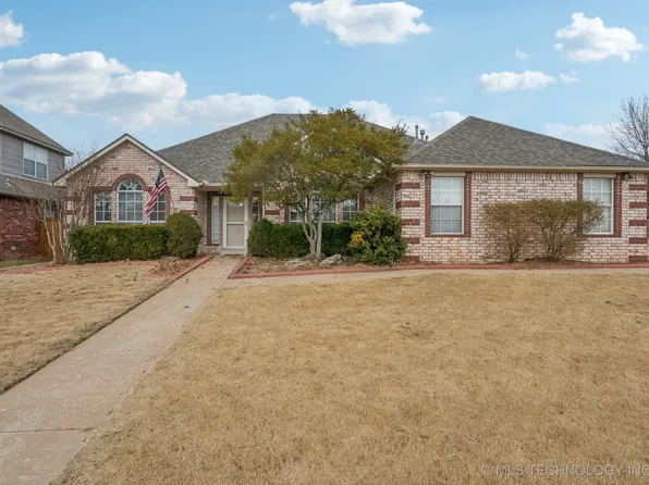 9919 E 123rd St S, Bixby, OK 74008