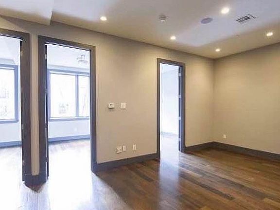 5th image of 123 Boerum St #2FB