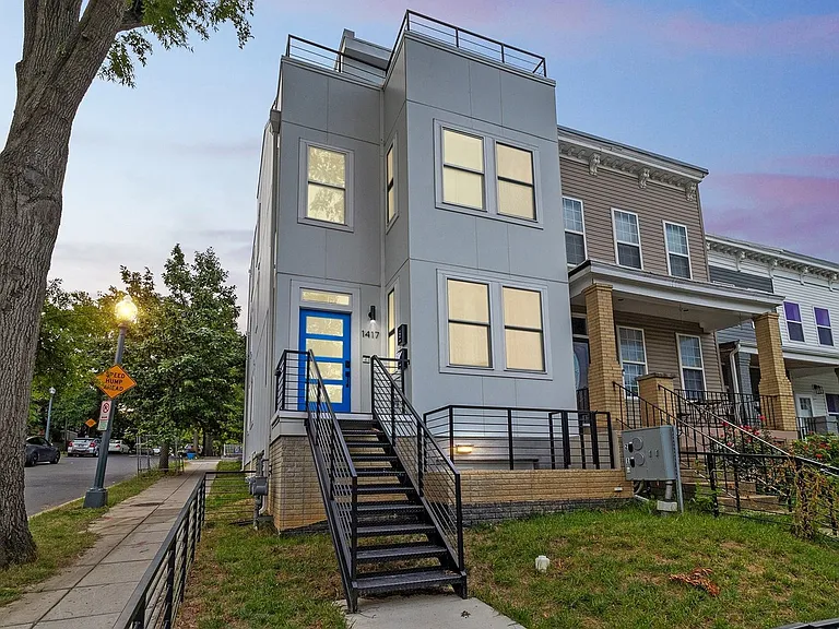 1417 Montello Ave NE — Photo 3