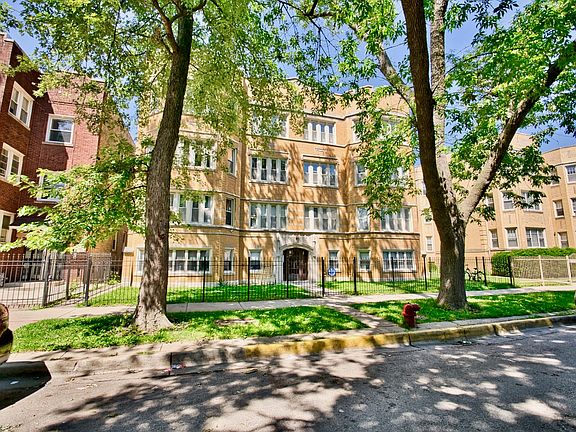 2nd image of 6226 N Mozart St #3S