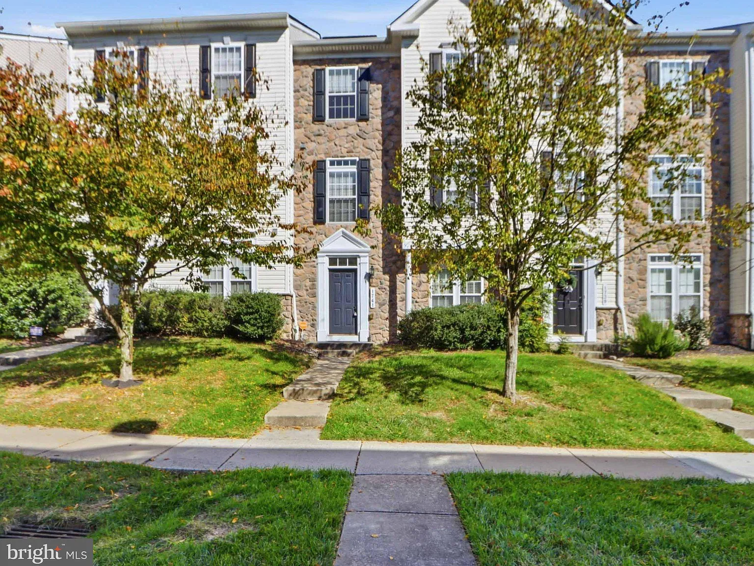 3 bed, 2.5 bath, 2088 sqft, $3,500 — Photo 4