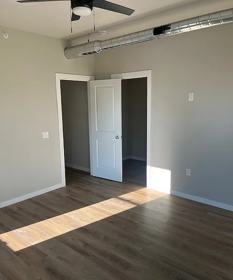 203 E Oak St #3 — Photo 5