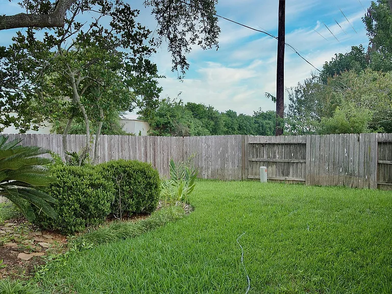 1839 Lake Winds Dr — Photo 6