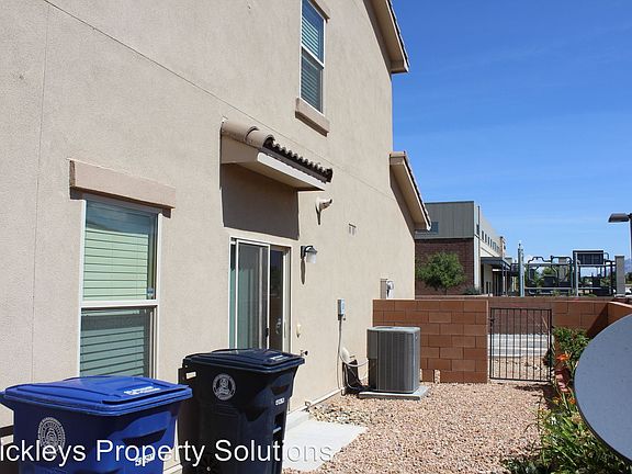 3rd image of 10907 Fort Scott Trl NE