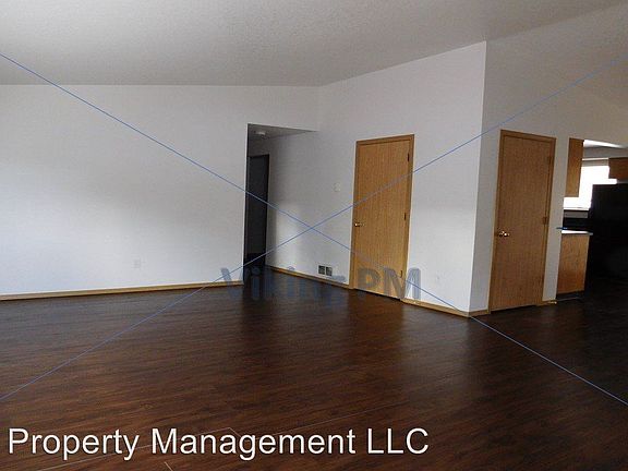 4th image of 240 SE 5th St