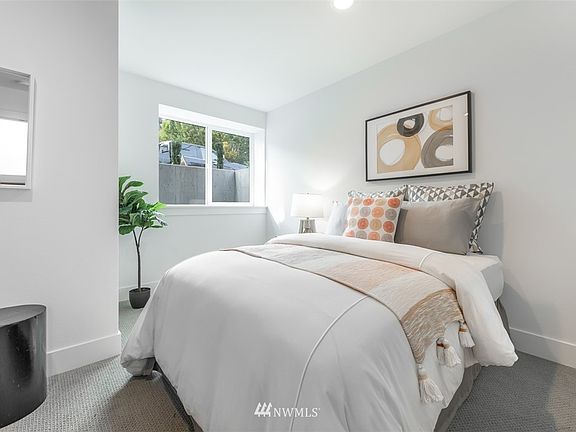 5th image of 7028 Greenwood Avenue N