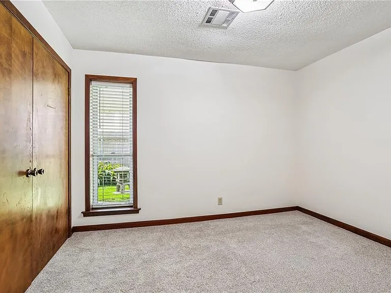 121 Ridgeway Dr — Photo 9