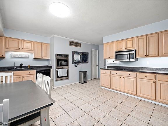 5th image of 2124 Hinckley Hills Rd
