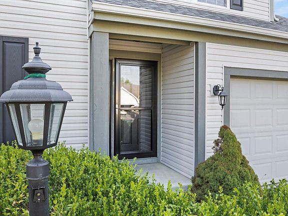 4th image of 42 Wrens Nest Ct