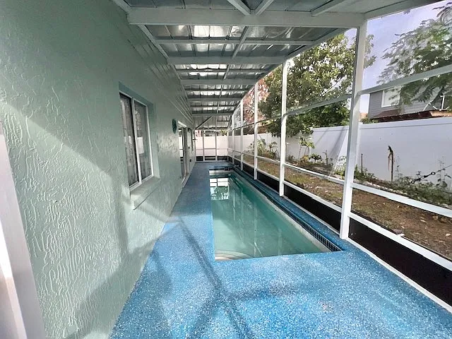 208 Coral Reef Cir — Photo 3