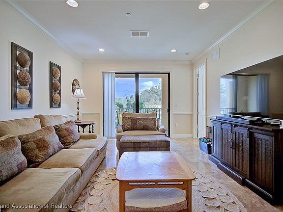 5th image of 2351 Lakeview Dr Unit 313