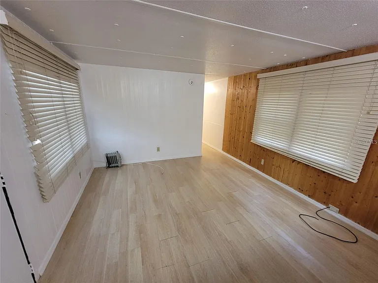 8957 SE 144th St — Photo 3
