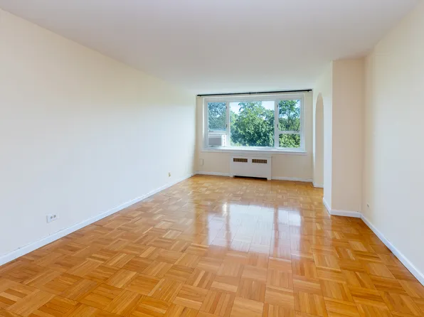 5355 Henry Hudson Parkway West image 2 of 15