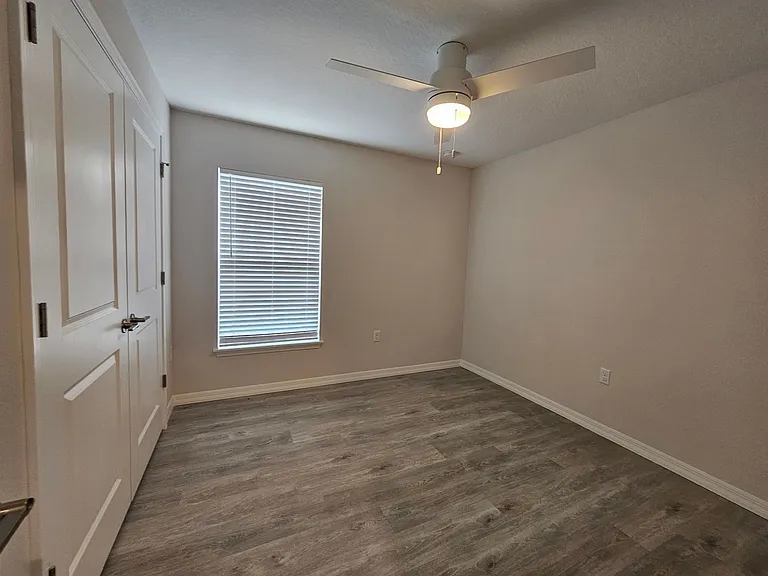 23 Rosecroft Ln #B — Photo 5