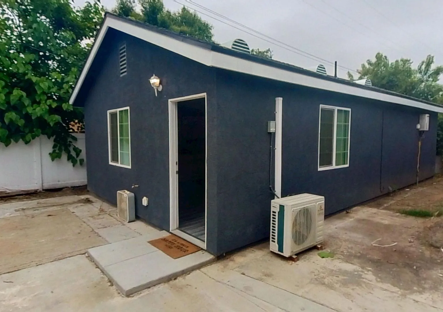 150 Olive Ave. Pomona | 1 Bedroom 1.5 bath Unit Available Now! — Photo 2