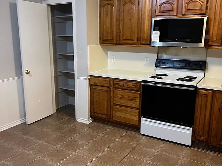 711 E Timberview Ln — Photo 21