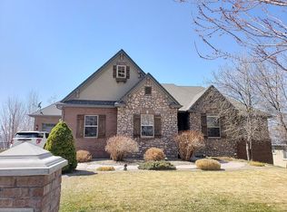 61 N Sherwood Dr, Providence, UT 84332