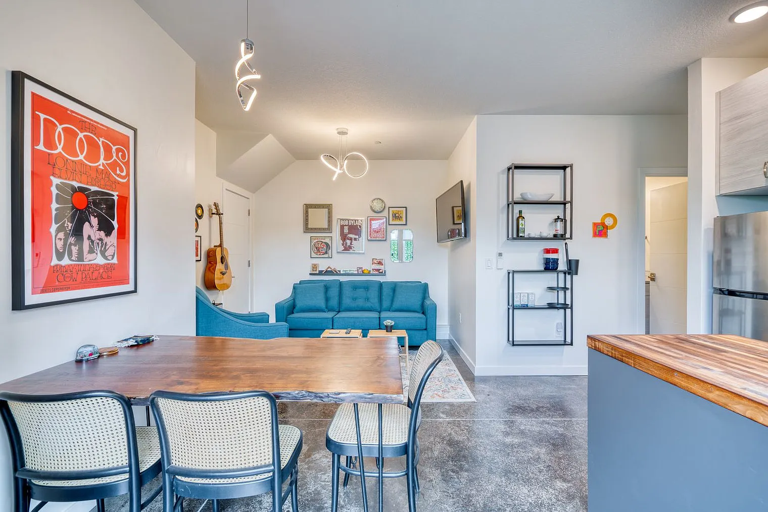 3 bed, 2.0 bath, 990 sqft, $6,841 — Photo 1