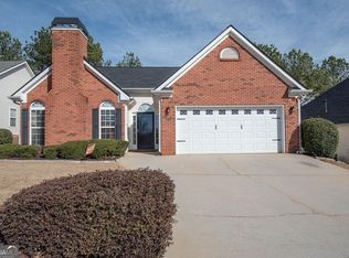 8 Steeplechase Dr, Newnan, GA 30263