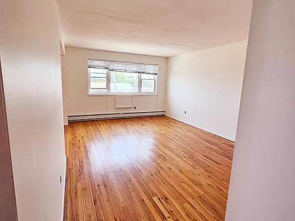 4th image of 5238 69th Pl Floor 2