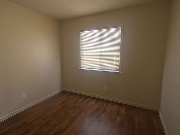 4th image of 1070-1074 Echo Rd #5