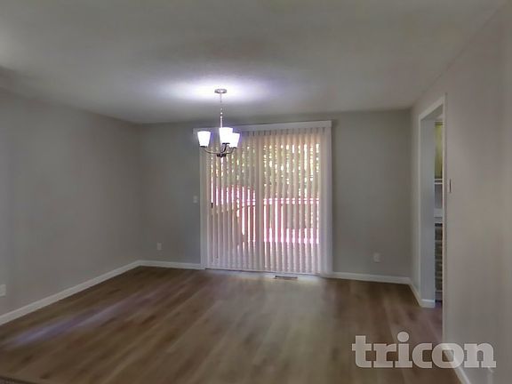 4th image of 3394 Tyee Pl NE