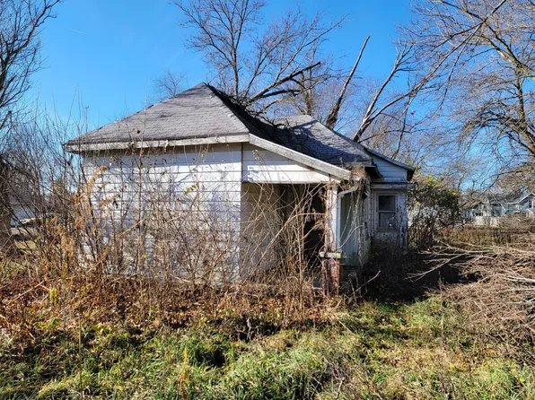 205 S Hinshaw St, Kennard, IN 47351