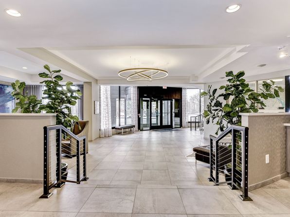 100 S Reynolds St APT 816