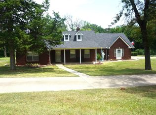 610 S Lillis Ln, Denison, TX 75020