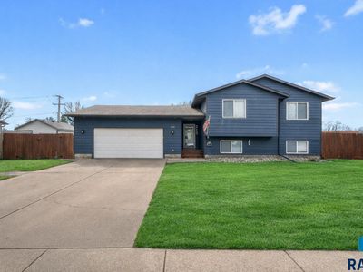 215 W Apple St, Tea, SD, 57064