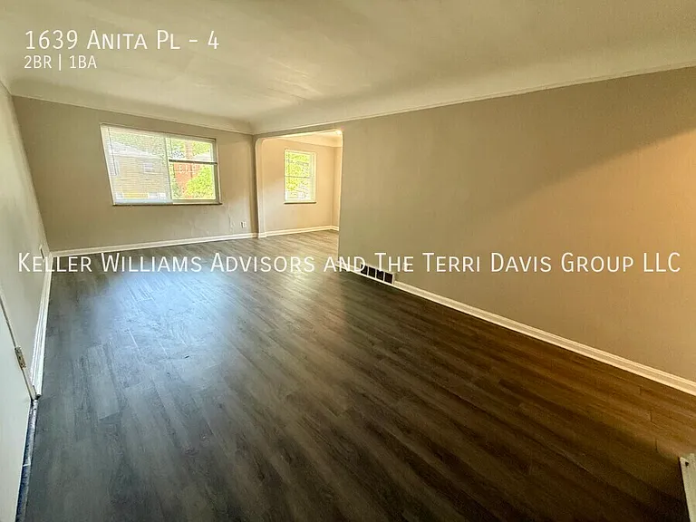 1639 Anita Pl #4 — Photo 2
