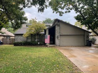 1920 E 55th St S, Tulsa, OK 74105