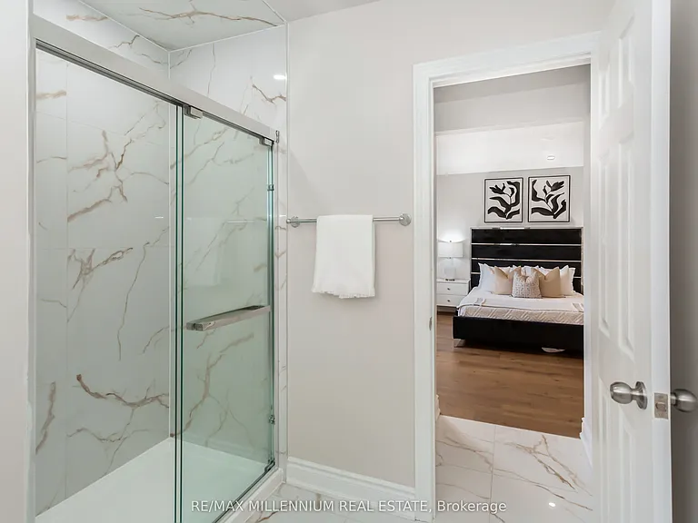 61 Mistywood Dr #UPPER — Photo 38