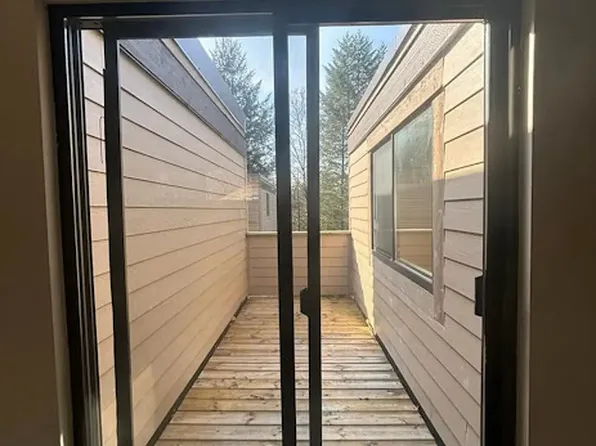 (undisclosed Address), Burnaby, BC V3J 7K4