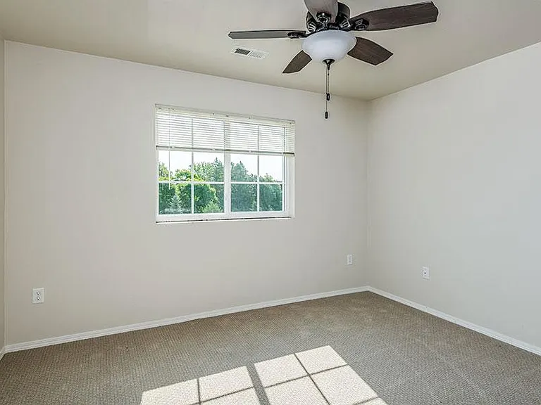 The Peninsula Apartments — Photo 15