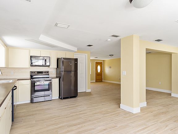 5th image of 1446 Viking Dr