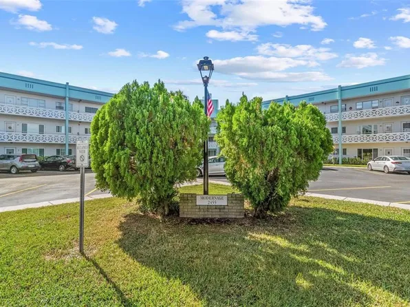2455 Finlandia Ln APT 39, Clearwater, FL 33763