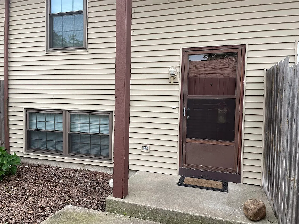 2 bed, 1.5 bath, 1152 sqft, $1,600 — Photo 4