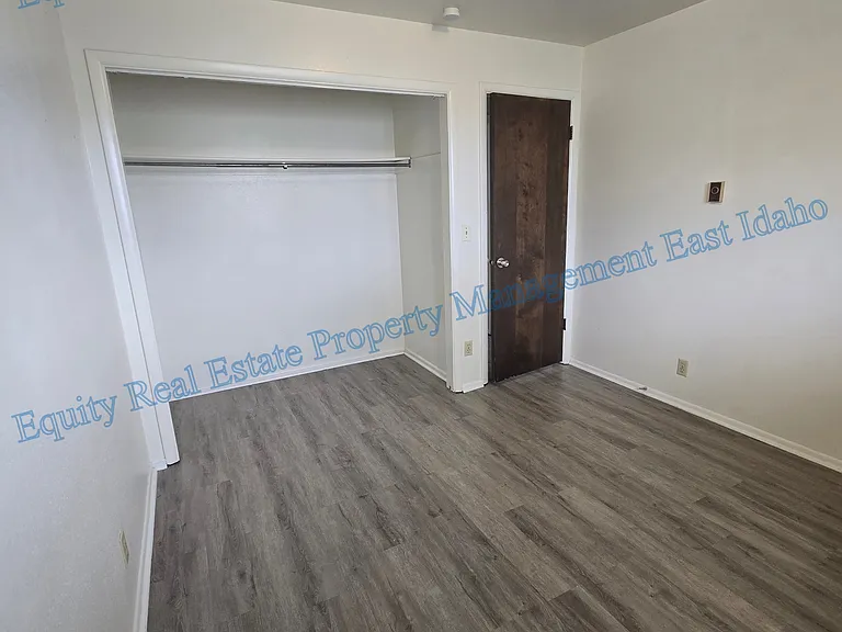 ID - 848, 852, 854, 856 Bryan Rd - LB - 854 — Photo 16