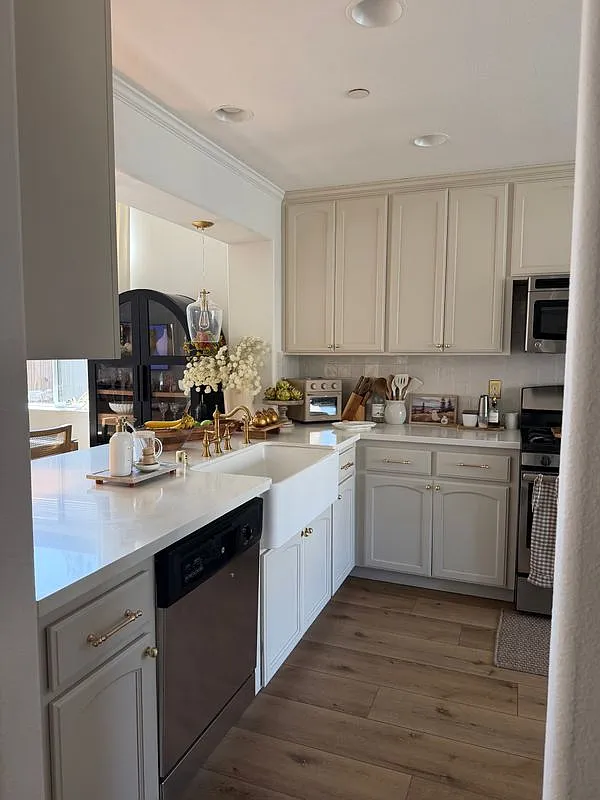 3 bed, 2.5 bath, 1872 sqft, $2,700 — Photo 1