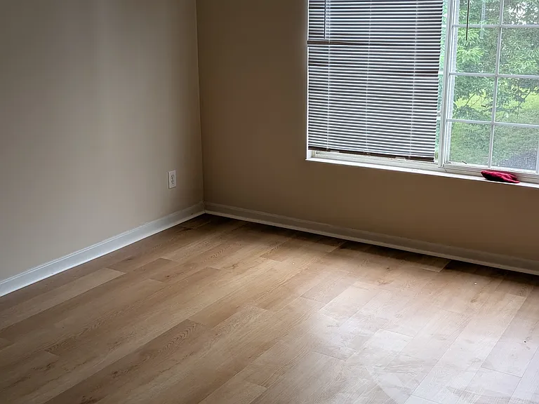 5835 Southwater Dr — Photo 2