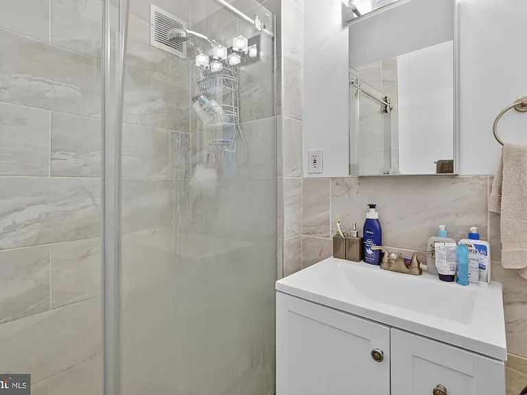 1324 Locust St #1118 — Photo 8