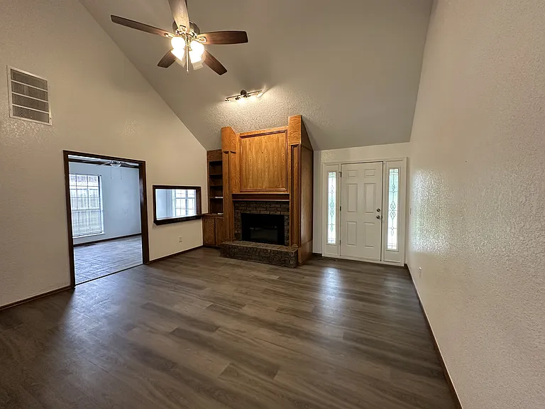 11832 SW 4th St — Photo 3