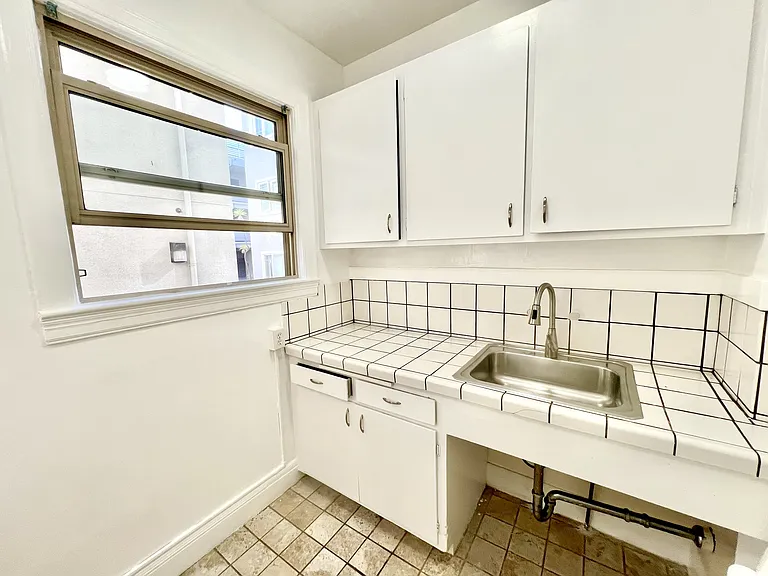 118 Athol Ave #103 — Photo 11