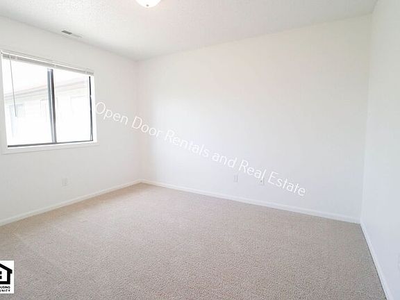 5th image of 4936 Vermont Ln