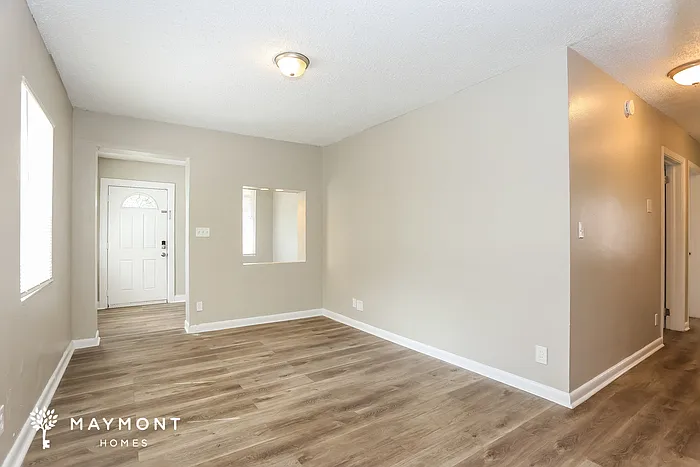 3 bed, 1.0 bath, 946 sqft, $1,290 — Photo 4