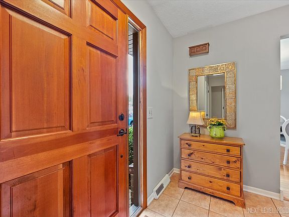 4th image of 38W277 Monterey Dr