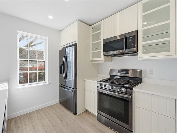 2nd image of 289 Central St